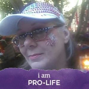 Meet your Posher, Lorie